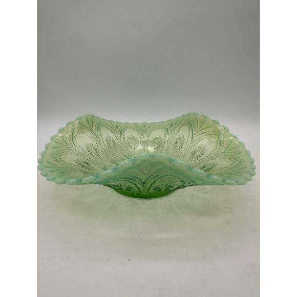 Northwood Spokes and Wheels Green Opalescent Novelty Bowl - Picture 2 of 8